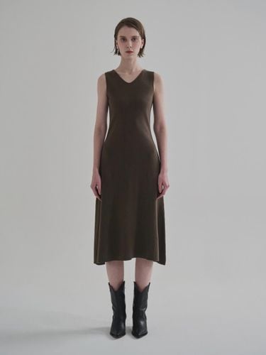 V-neck Sleeveless Free-flowing Knit Dress [] - TRIMMED - Modalova