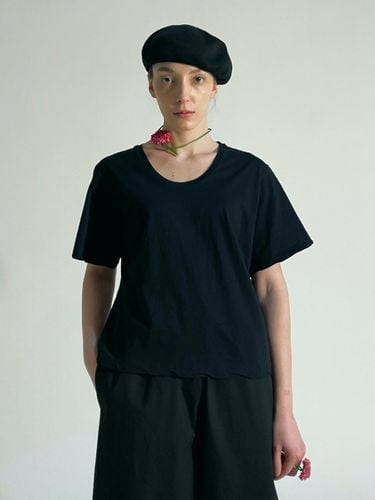 Cotton Crew Neck Slim Fit T-shirt [Black] - thehausryoo - Modalova