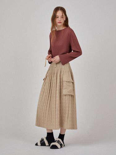 Quilted Cargo Long Pleated Skirt (LPSKW024006) - Lapli - Modalova