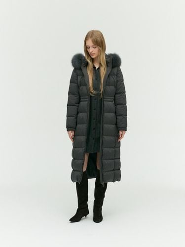 Faux Fur Hood Belted Long Padded Slim Fit Coat [Dark Grey] (EMOCWPD020) - E.B.M (Edition by Michaa) - Modalova