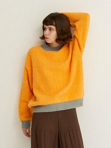 Color Block Shearling Loose Fit Knit Sweater [Yellow White] (LKTSW123005) - Lapli - Modalova