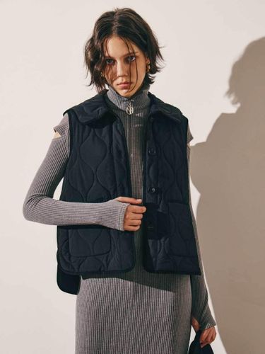 Wave Quilted Hooded Lightweight Vest - MIbyY - Modalova