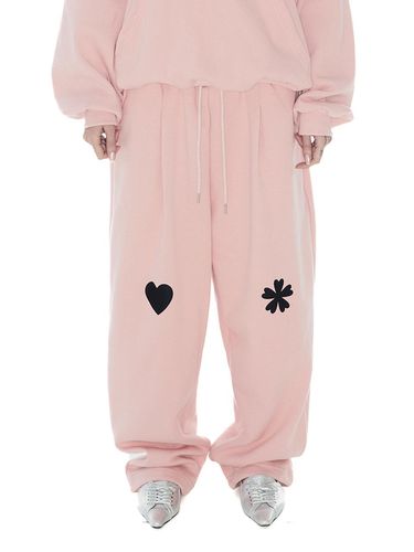 Oversized Hip Hop Heart Balloon Fit Sweatpants [Pink] - HOLY NUMBER 7 - Modalova