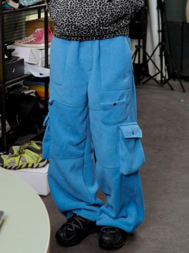 Fleece Banding Loose Fit Cargo Pants [BLUE] - runningHIGH - Modalova