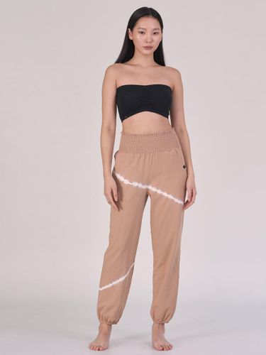 Cotton Spandex Smocking Regular Fit Pants [Beige] (OZPN2030) - ozez - Modalova