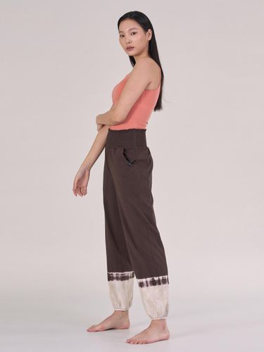 Smocking Regular Fit Pants [Brown Mix] (OZPN2030) - ozez - Modalova