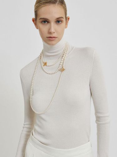 Signature Crystal Pearl Long Necklace [Beige] - Mare di mari - Modalova