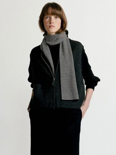 Knit Wool Zip-up Vest [Charcoal] - NOTHING WRITTEN - Modalova