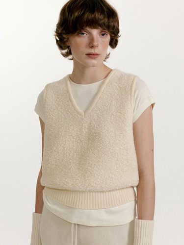 Cropped Textured Wool Blend Vest [Beige] - NOTHING WRITTEN - Modalova