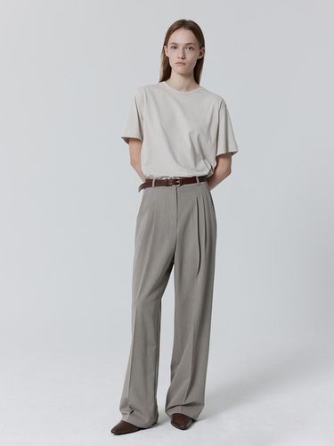 Double-pleated Loose-fit Premium Slacks [Light Brown] - JULIAPEPE - Modalova