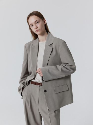 Signature Single-Breasted Relaxed Fit Blazer [Light Brown] - JULIAPEPE - Modalova