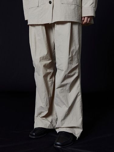 Two-Pleated Wide-Leg Casual Pants [Beige] - JULIAPEPE - Modalova