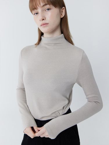 Basic Soft Wool Seamless Top [Cream] - JULIAPEPE - Modalova