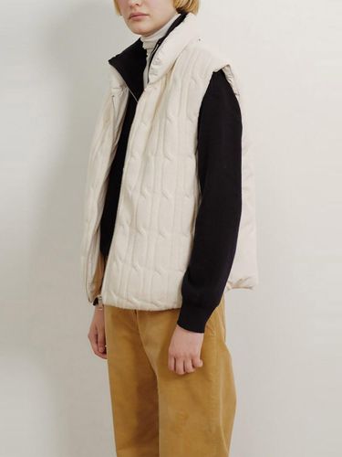 Cable Knit Patch Semi-Overfit Down Vest [Ivory] (WE5138T020) - kotelo - Modalova