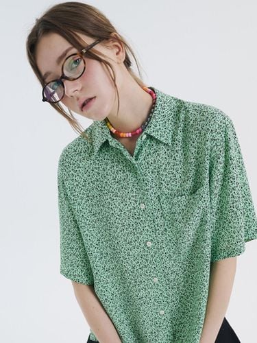 Floral Short-Sleeve Stand Collar Shirt [Green] (0116) - VOYONN - Modalova