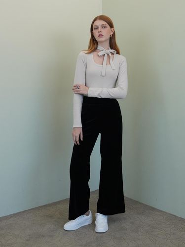 Velvet Semi Bootcut Pants [Black] - MUSE BY ROSE - Modalova