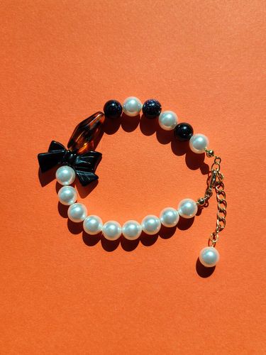 Swarovski Pearl Onyx Vintage Bow Bracelet - L’OMBRILLANT - Modalova