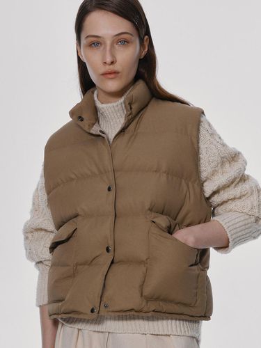 Michelin Premium Down Puffer Vest [Beige] - NOTHING WRITTEN - Modalova