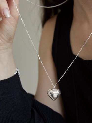 Silver Heart Long Necklace - dmoment - Modalova