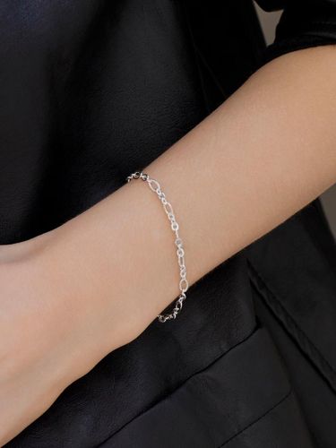 Sterling Delicate Lightweight Bracelet - dmoment - Modalova