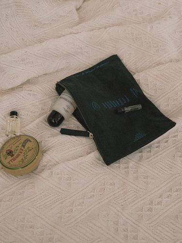 Washed Cotton Handcrafted Holiday Pouch [] - HOTEL PARIS CHILL - Modalova