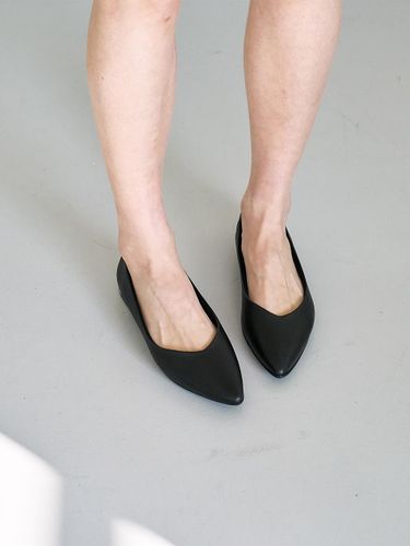 Memory Foam Silk-Touch Flat Shoes [Black] - PICCADILLY - Modalova