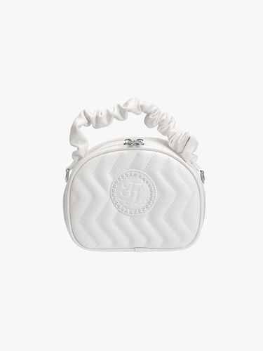 Pearl Patch Quilted Detachable Strap Tote Bag [Ivory] - FAIRLIAR GOLF - Modalova