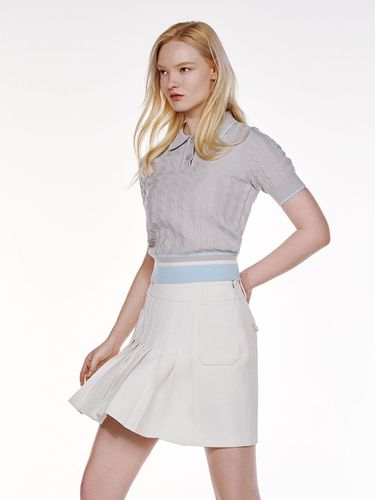 High-Waist Pleated Heart Symbol Skirt [Beige] - FAIRLIAR GOLF - Modalova