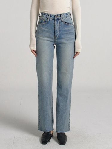 Semi-wide Cut Cropped High-waisted Denim Pants [Medium Blue] - MILLIONCOR - Modalova