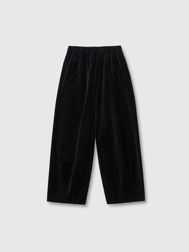 High Rise Velvet Tapered Pants [Black] - NIEEH - Modalova