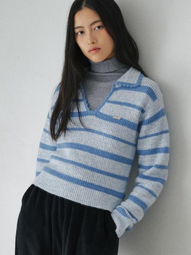 Stripe Open Collar Slim Fit Knit [BLUE] - BELLOL - Modalova