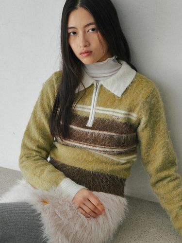 Hairy Stripe Collar Zip-up Knit Sweater [Khaki] - BELLOL - Modalova