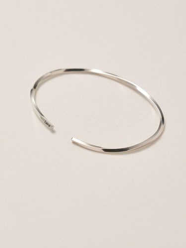 Slim Handcrafted Half-Twist Bracelet - liersi - Modalova