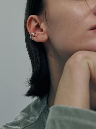 Interconnected Ring Ear Cuff - verte - Modalova