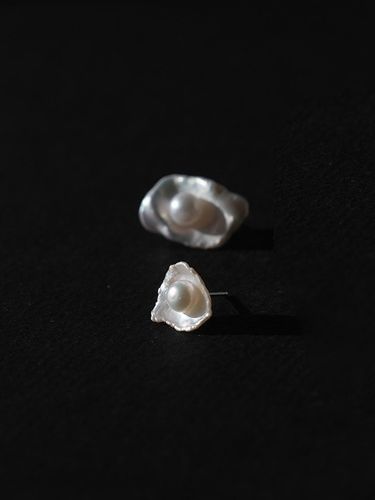 Sterling Silver Freshwater Double Pearl Earrings - modernlike - Modalova