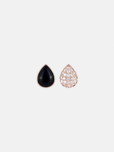 Crystal Opal Asymmetric Teardrop Earrings - JUDY AND PAUL - Modalova