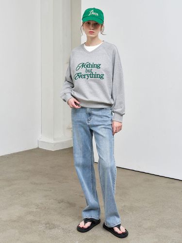 V-neck Lettering Relaxed Fit Sweatshirt [MELANGE GREY] (WBE1L02511) - GENERAL IDEA - Modalova