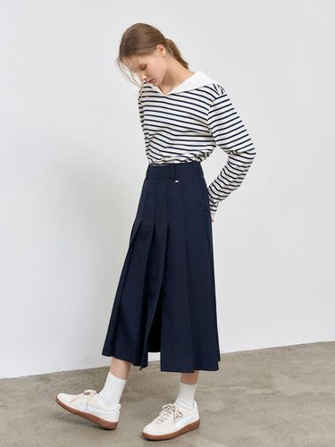 Bold Pleated Long Premium skirt [NAVY] (WBE1L13502) - GENERAL IDEA - Modalova