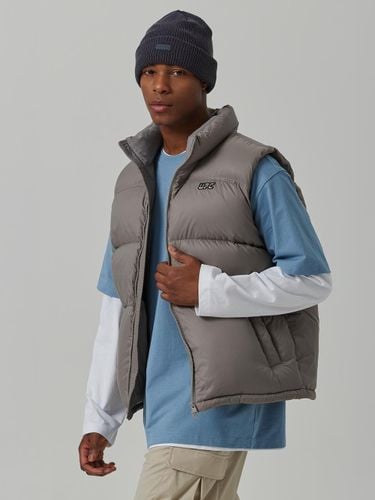 Shield Relaxed-Fit Padded Down Vest [Ash Khaki] (U2VTV3303) - UFCSPORT - Modalova