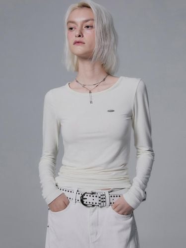 Logo Slim Long Sleeve Lightweight Top [Beige] (5579) - MILLIONCOR - Modalova