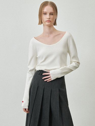 Essential Loose Fit Boat Neck Knit Top (T-7009) - Atelier Nain - Modalova