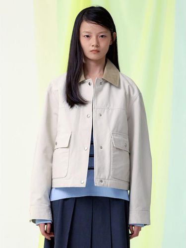 Collar Detail Short Padded Semi-Overfit Jacket [Beige] (KE5138M020) - kuho plus - Modalova