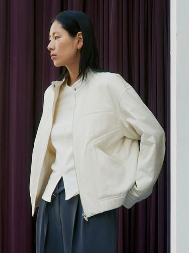 Stand Collar Padded Cotton-Nylon Blouson [Ivory] (KE5138M010) - kuho plus - Modalova