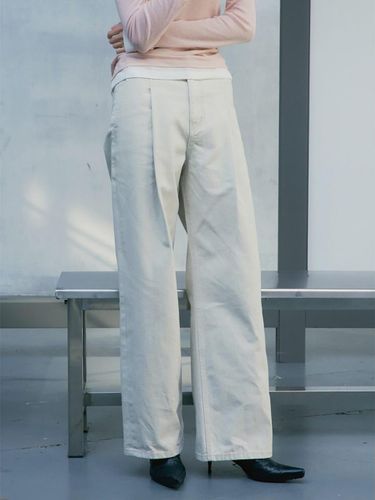 Signature Semi Wide Premium Cotton Denim Pants [Ivory] (KE5121M510) - kuho plus - Modalova