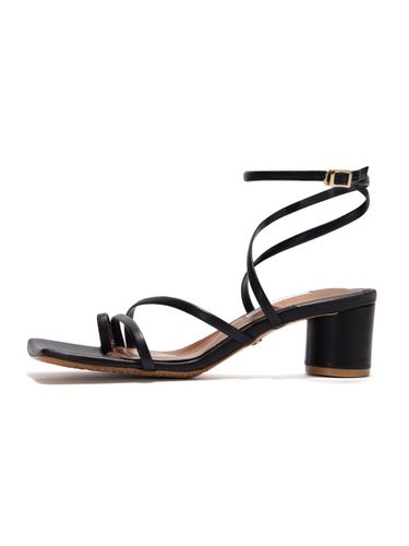 Strappy Cushioned BRIA Sandals [Black] - BRIANA - Modalova