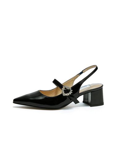 Heart Buckle Patent Leather Maryjane Shoes [Black] - BRIANA - Modalova