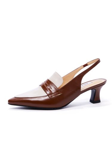 Two-tone Leather Slingback Shoes [BROWN&WHITE] - BRIANA - Modalova