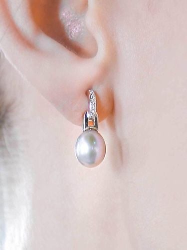 Sterling Silver Natural Freshwater Pearl Classic Earrings [Ice Gray] - dfarbe - Modalova