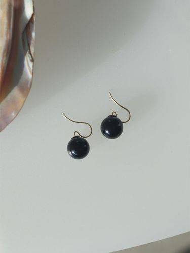 K Premium Black Pearl Hoop Earrings [Black] - modernlike - Modalova