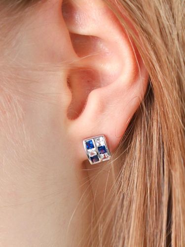 Silver Square Bezel Set Sapphire Topaz Earrings - dfarbe - Modalova